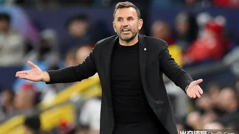 中超烽烟再起！青岛两队四月面临激战，赛程紧凑挑战重重