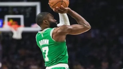 威廉姆斯独揽24分，SGA51+5+7助雷霆击败火箭，夺得队史第50胜