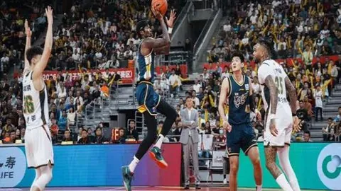 35万欧元巨星终场逆袭！补时连发双响，绝妙零度角射门+惊世一击