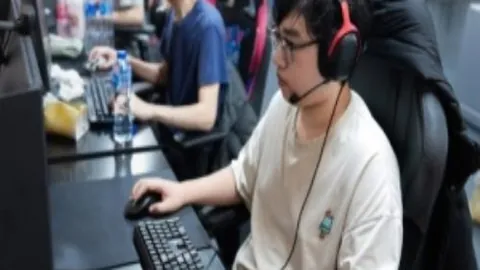 18歲32天，索格洛亮相破荒，成馬賽史上最年輕進球記錄保持者！